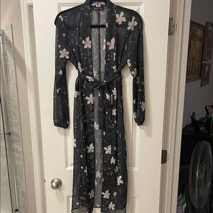 DYNAMITE PETITE SMALL Sheer Black Floral Duster with Pale Pink Flowers